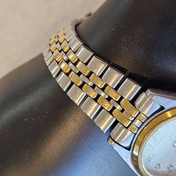 Vintage Seiko Womens Two Tone Silver Gold Day Date Wristwatch- Needs Battery - Picture 8 of 15